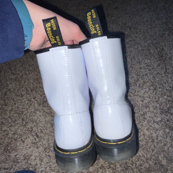 Doc Martens- 1460 W Patent Leather Croc Emboss - Picture 2 of 11